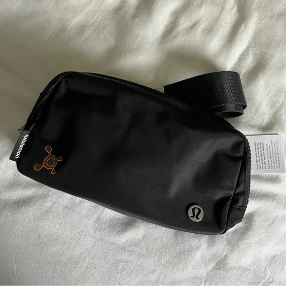lululemon athletica Handbags - 🆕 Lululemon Everywhere Belt Bag Orangetheory OTF - Black